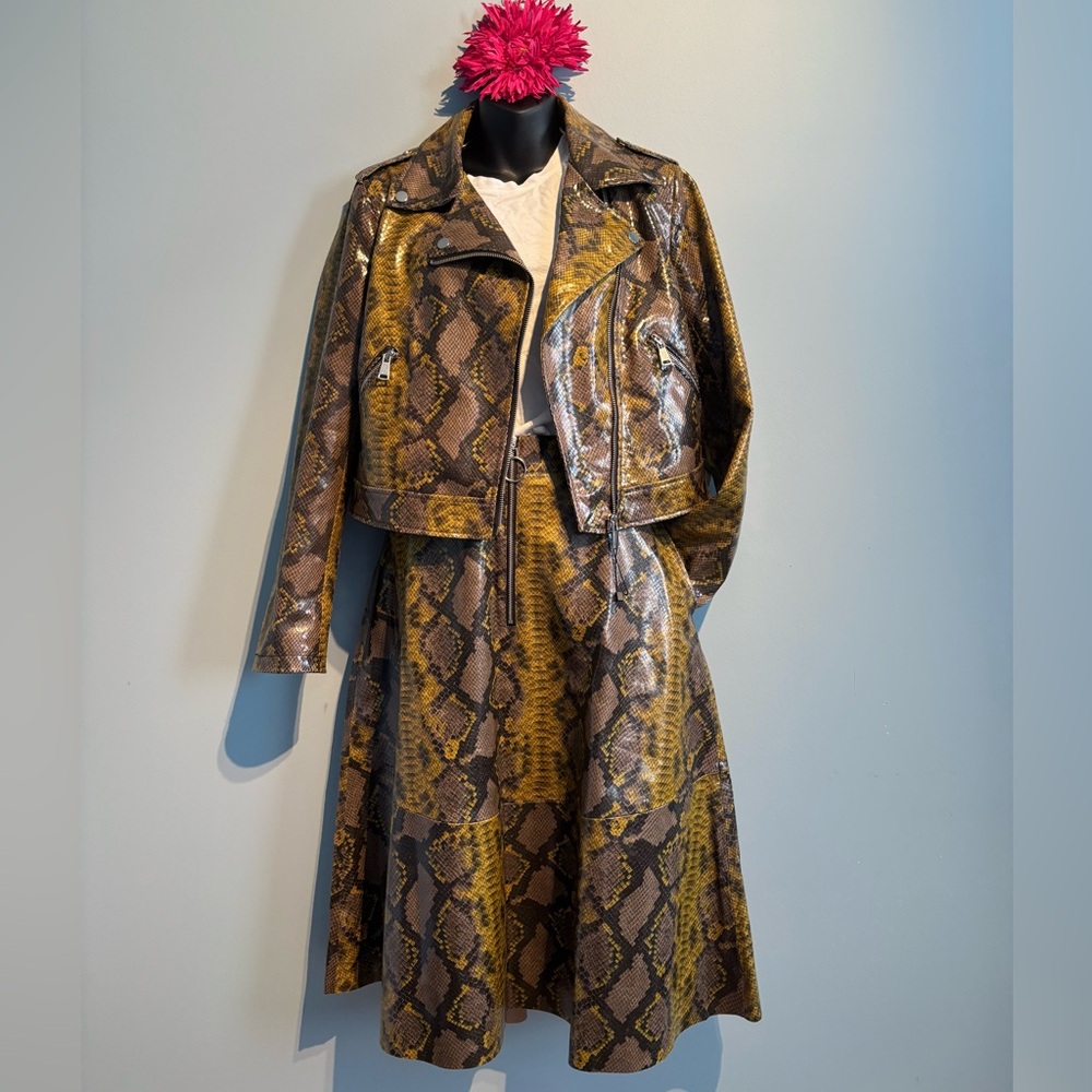 Zara NWOT Snake Motto Jacket faux size medium - Picture 7 of 11